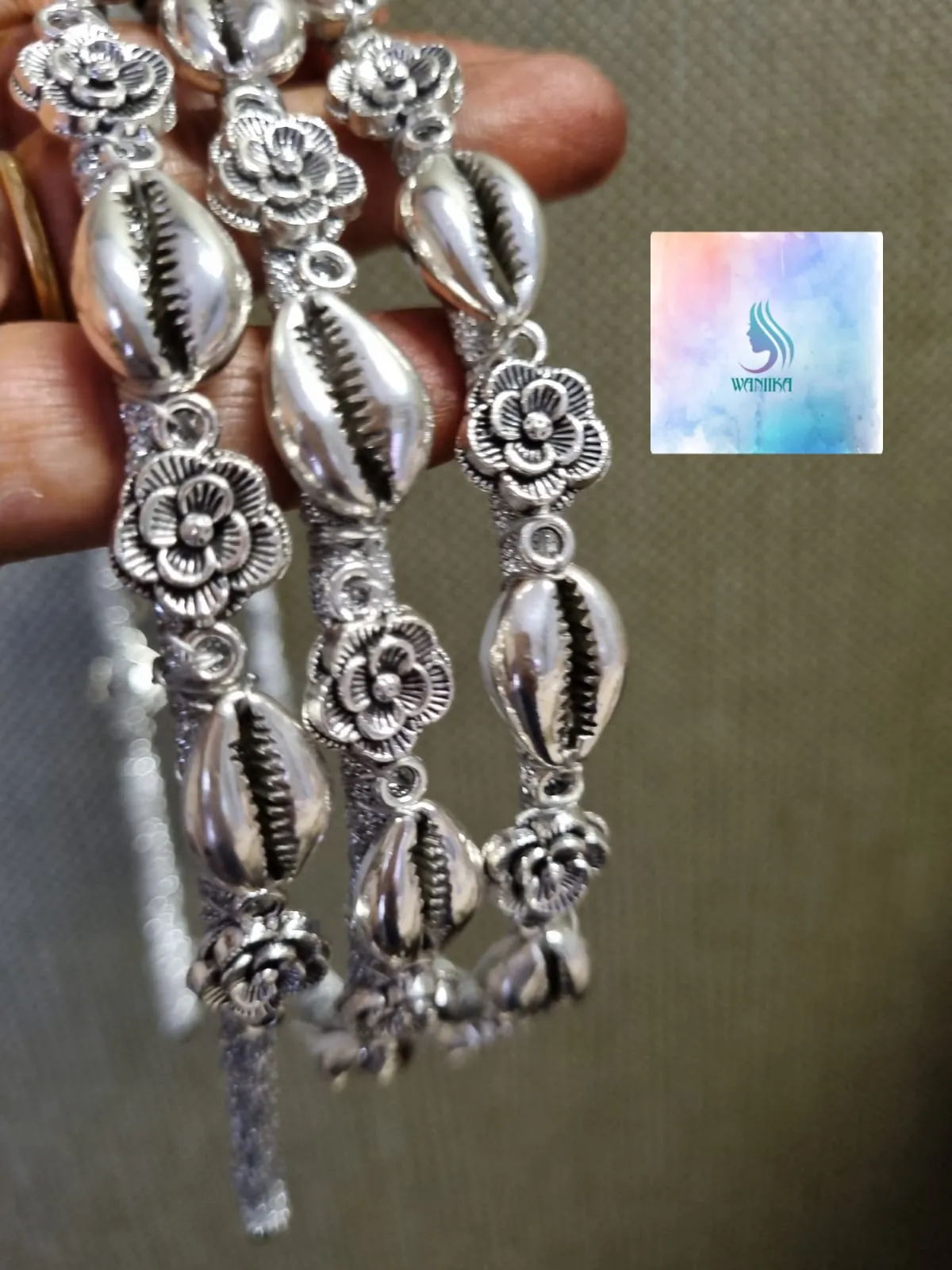 2023 Navratry Festival Special Handmade silver finish  kodi hairband for women -WANVI001HBA