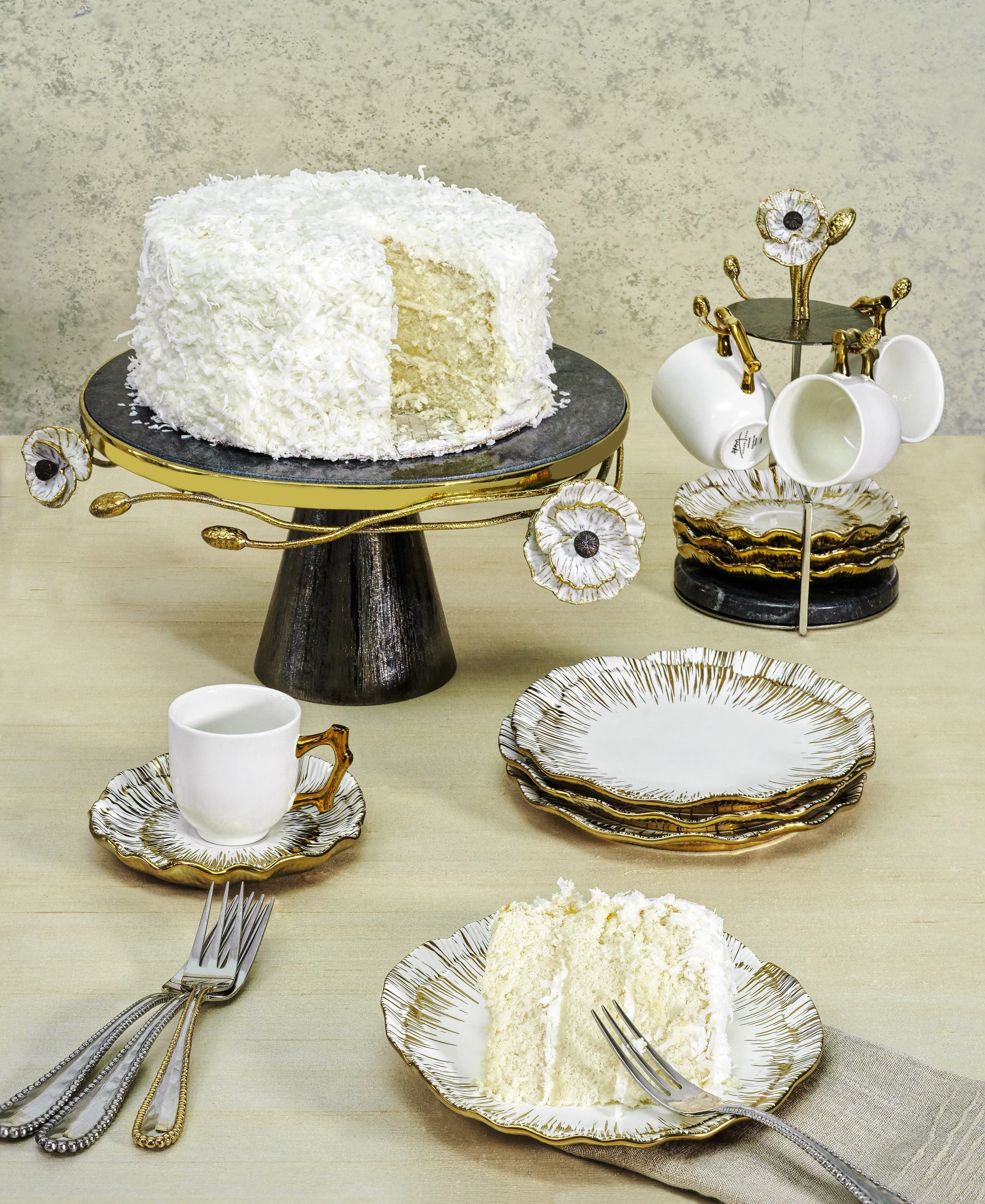 Anemone Cake Stand