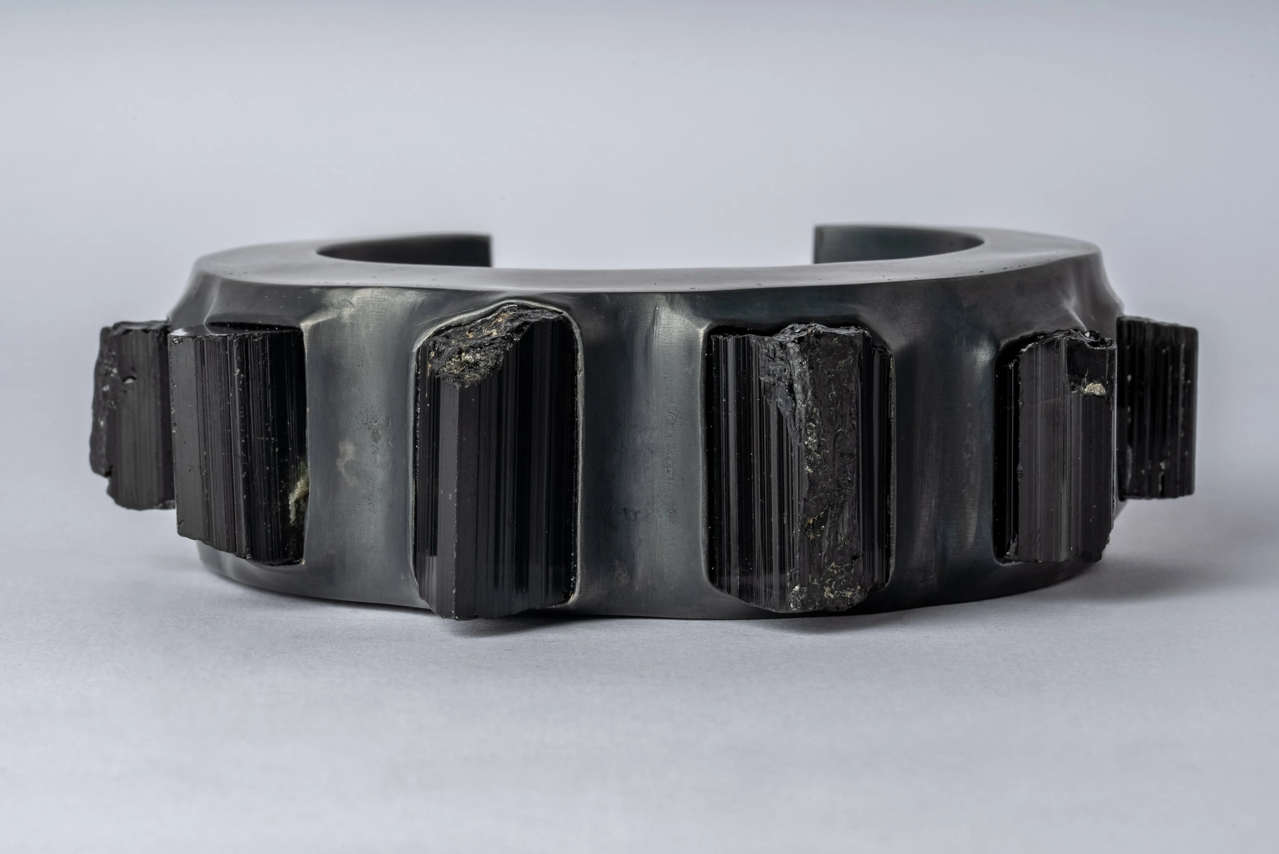 Crescent Bracelet (Terrestrial Surfaced, Schorl, 30mm, KAS KA SCHR)