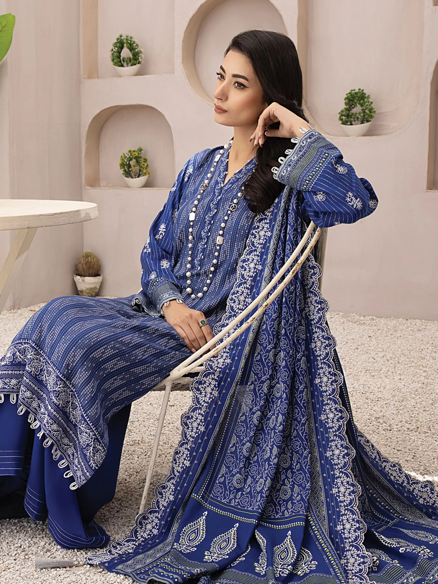 Lakhany Blue Unstitched Pashmina Embroidered Suit (LG-ZH-0101)