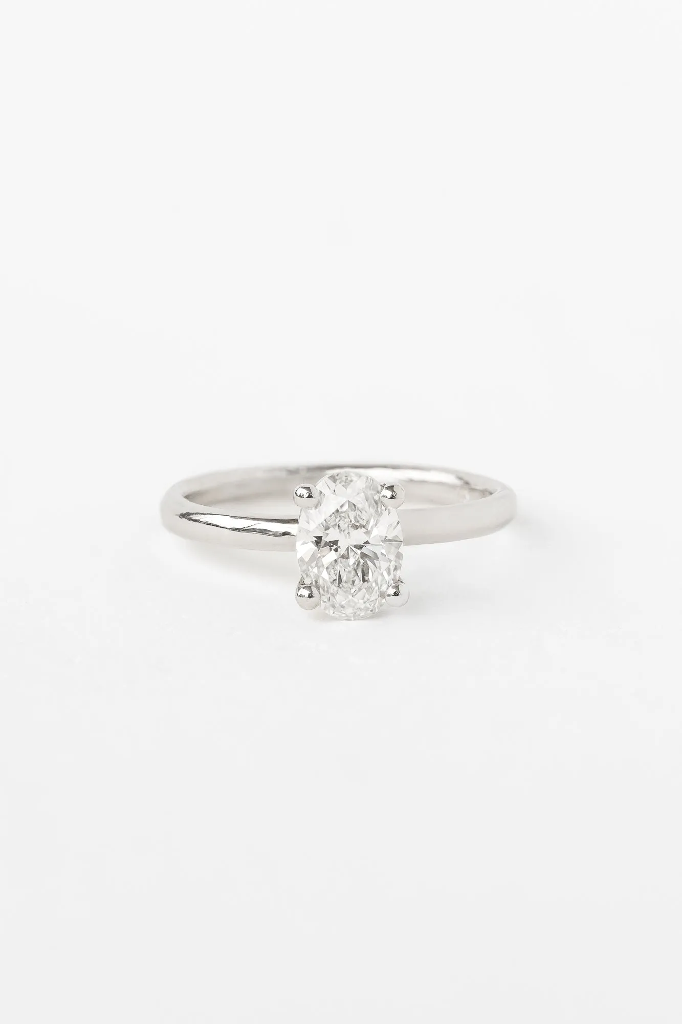 Oval Venus Ring with Lab Diamond