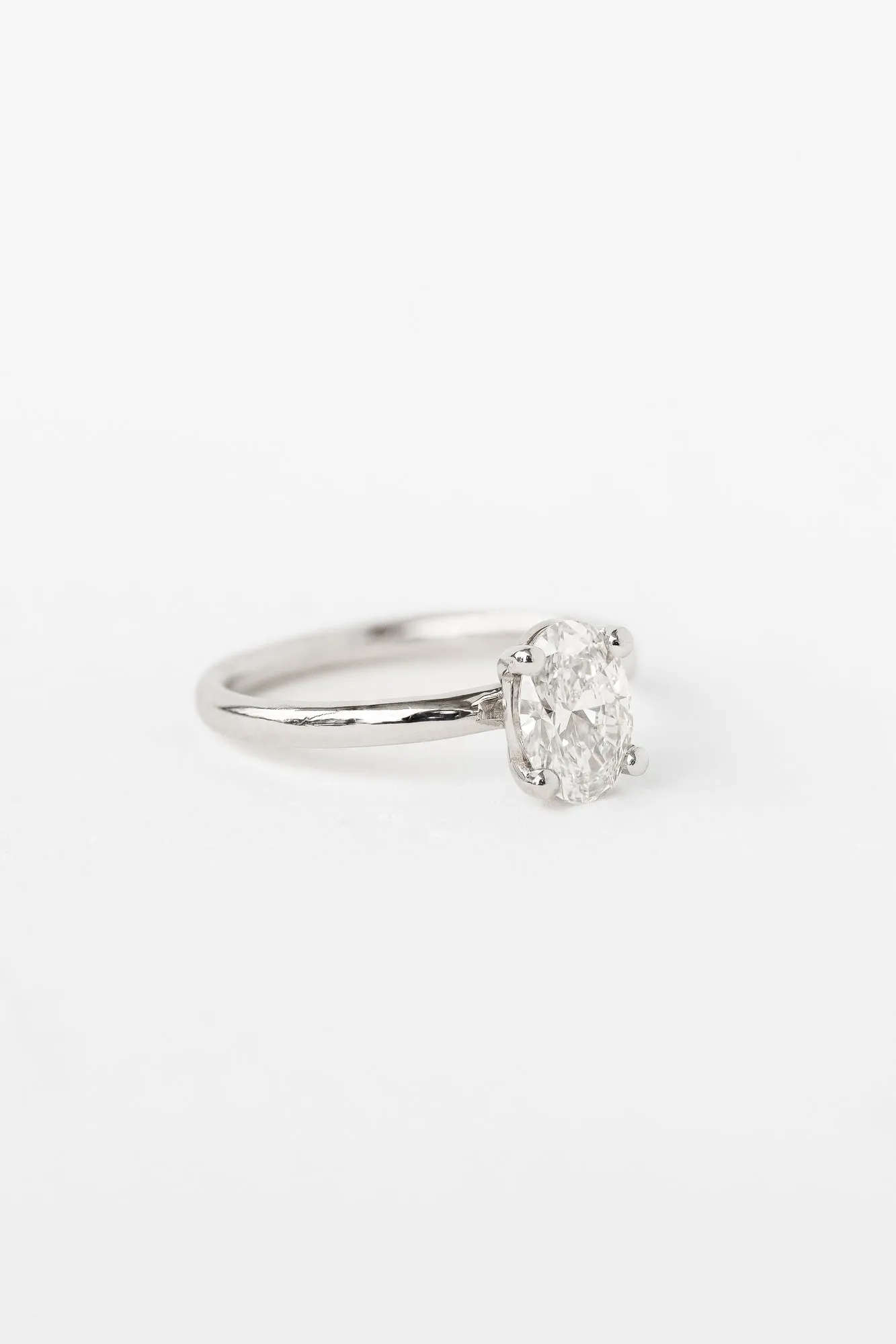 Oval Venus Ring with Lab Diamond