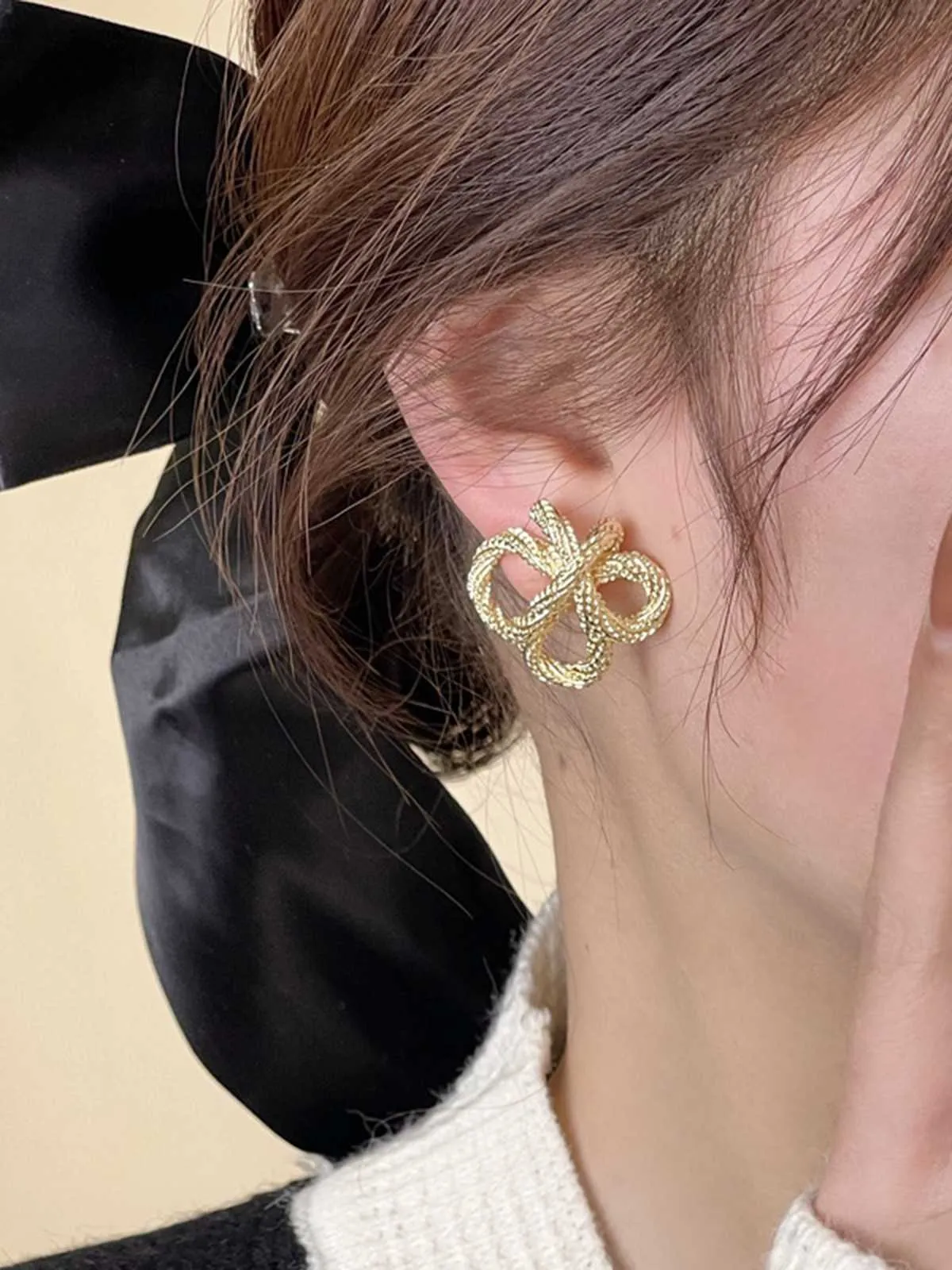 Retro Gold Knot Earrings