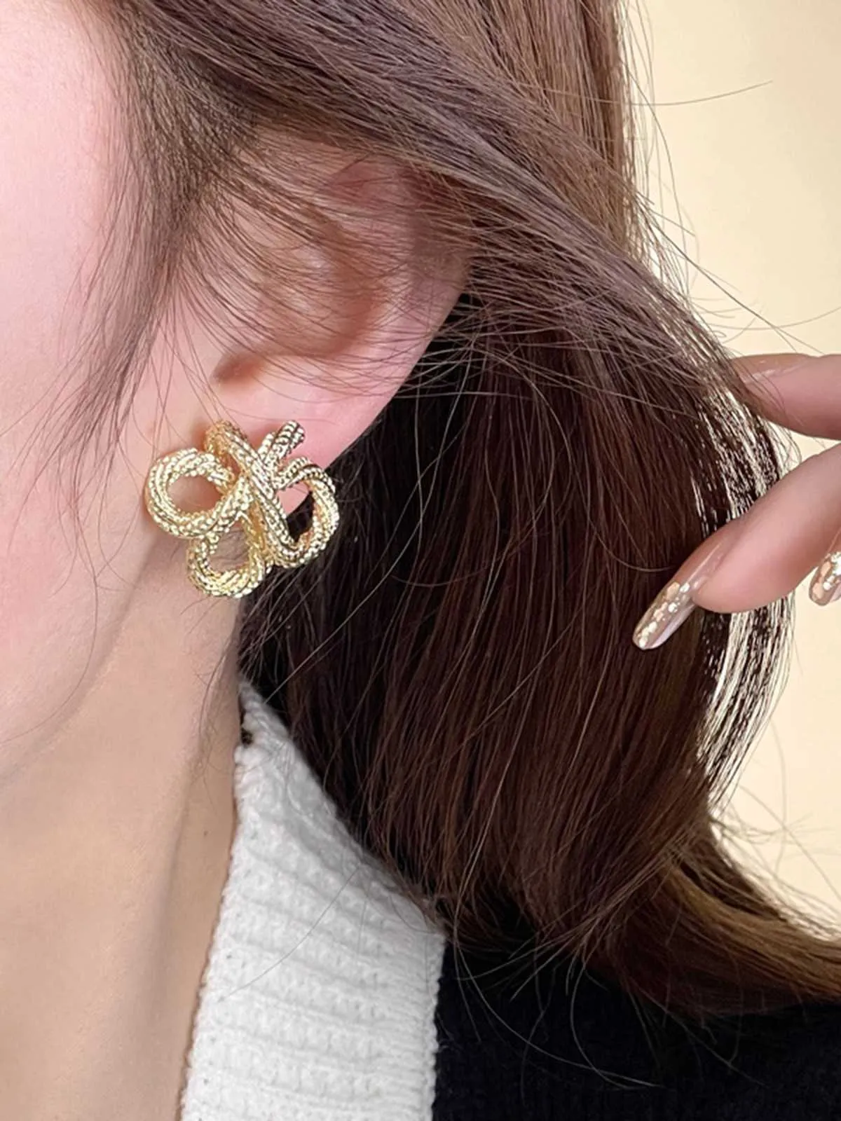 Retro Gold Knot Earrings