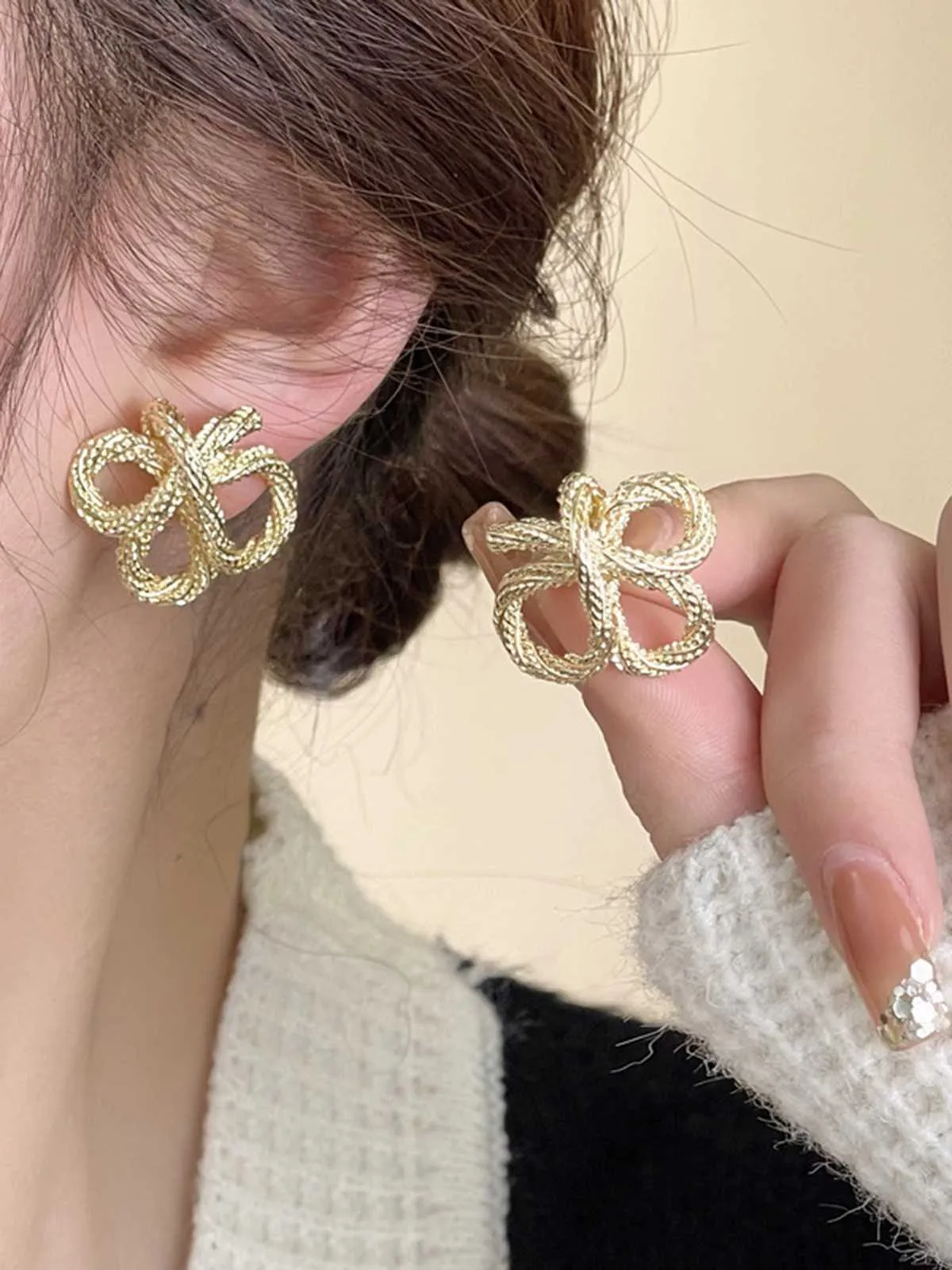 Retro Gold Knot Earrings