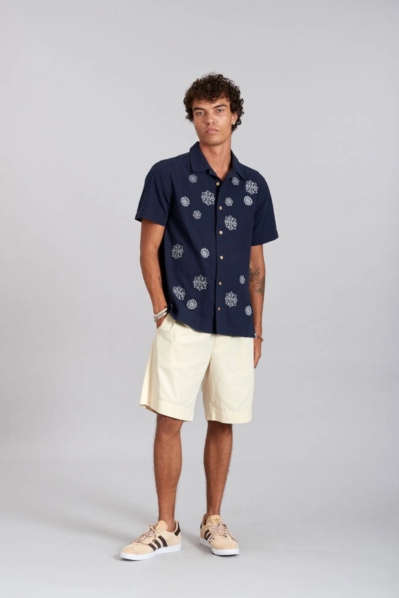 Spindrift Men's Organic Cotton Embroidered Shirt | Navy